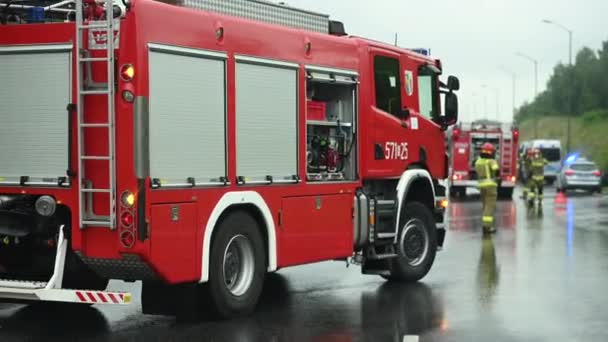 Silésie Sud Pologne Juillet 2020 Équipe Pompiers Dans Des Camions — Video