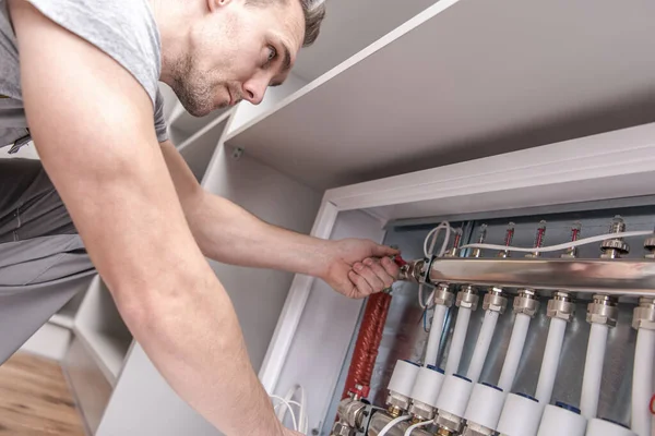 Caucasian Men Adjusting Apartment Heat Valves Get Right Interior Home — Stock Photo, Image