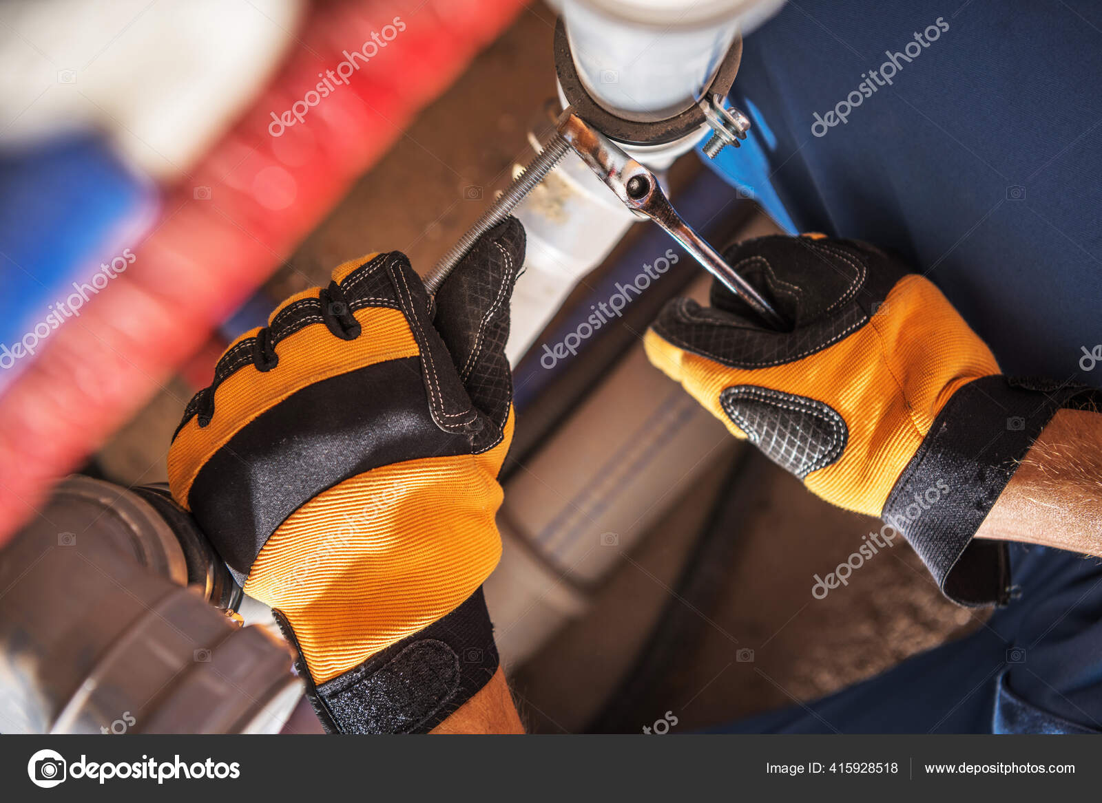 https://st4.depositphotos.com/1203257/41592/i/1600/depositphotos_415928518-stock-photo-caucasian-plumber-worker-wearing-safety.jpg