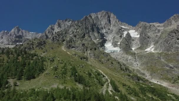 Vel Ferret意大利北部勃朗峰地块景观的空中拍摄 — 图库视频影像