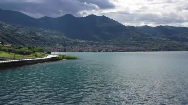 Lombardia Iseo Gölü Sıcak Yaz Günü Hava Görüntüleri Sırasında Kuzey — Stok video