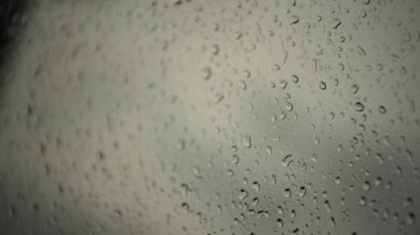 Pencereye Düşen Yağmur Yağmurlu Gün Teması Kapanıyor.