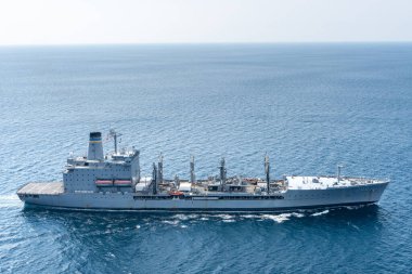 ANDAMAN SEA, THAILAND - 9 Nisan 2019: USNS Guadalupe (T-AO-200), Henry J. Kaiser sınıfı, ABD Donanma Deniz Kuvvetleri gemilerini desteklemek için Deniz Kuvvetleri tarafından işletilen yağlayıcı..