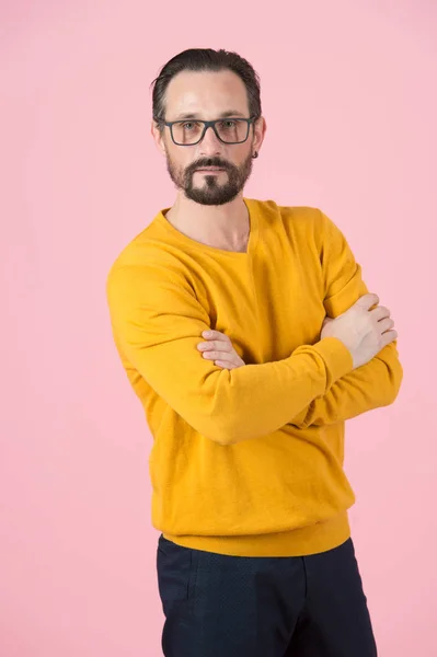 Retrato Hombre Barbudo Gafas Aisladas Sobre Fondo Rosa Hombre Atractivo — Foto de Stock