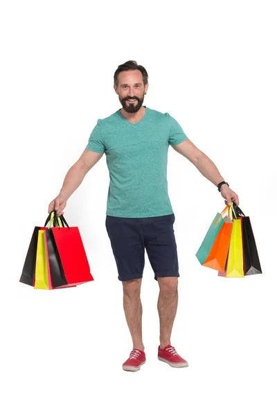 Jovem Relaxado Positivo Vestindo Roupas Casuais Sorrindo Enquanto Segurava Sacos — Fotografia de Stock