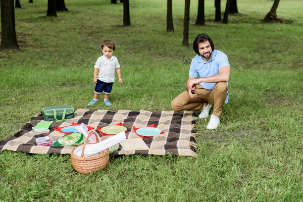 Handsome Happy Father Little Son Having Picnic Park — Stock Photo, Image