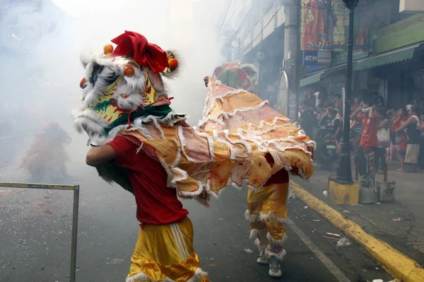 Manila Filippine Feb 2019 Dragon Dance Performer Durante Celebrazione Del — Foto Stock