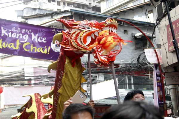 Manila Filipinas Fev 2019 Dragon Dance Performer Celebration Chinese New — Fotografia de Stock