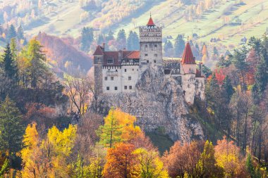Bran Kalesi sonbahar sezonunda, Brasov tarihi yeri, Transilvanya, Romanya