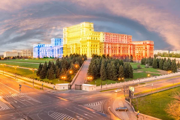 Paisaje Con Palacio Del Parlamento Bucarest Rumania —  Fotos de Stock