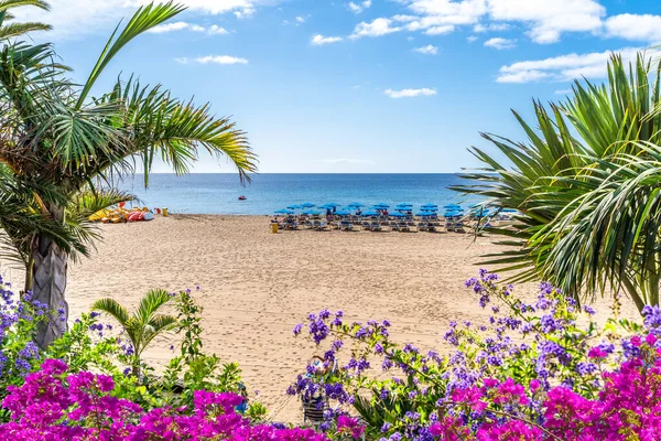 Landschaft Mit Strand Puerto Del Carmen Lanzarote Kanarische Inseln Spanien — Stockfoto