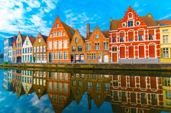 Edifícios Medievais Longo Canal Bruges Bélgica — Fotografia de Stock