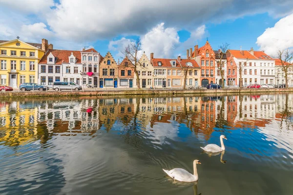 Edifícios Medievais Longo Canal Bruges Bélgica — Fotografia de Stock