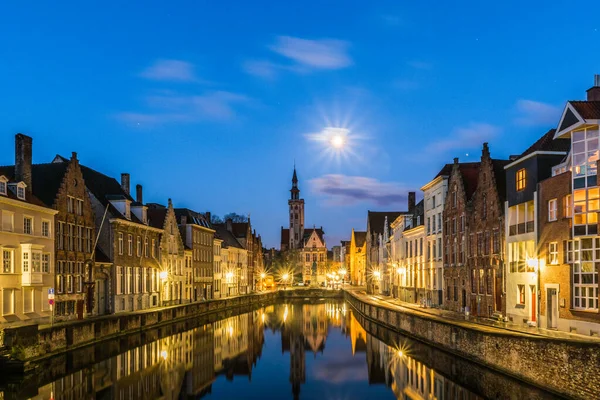 Spiegelrei Canal Jan Van Eyck Square Brugge Bélgica — Fotografia de Stock