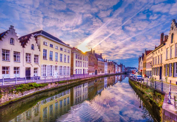 Edifícios Medievais Longo Canal Bruges Bélgica — Fotografia de Stock