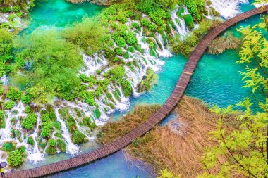 Hırvatistan 'daki Plitvice Gölleri Ulusal Parkı' nda Şelale.