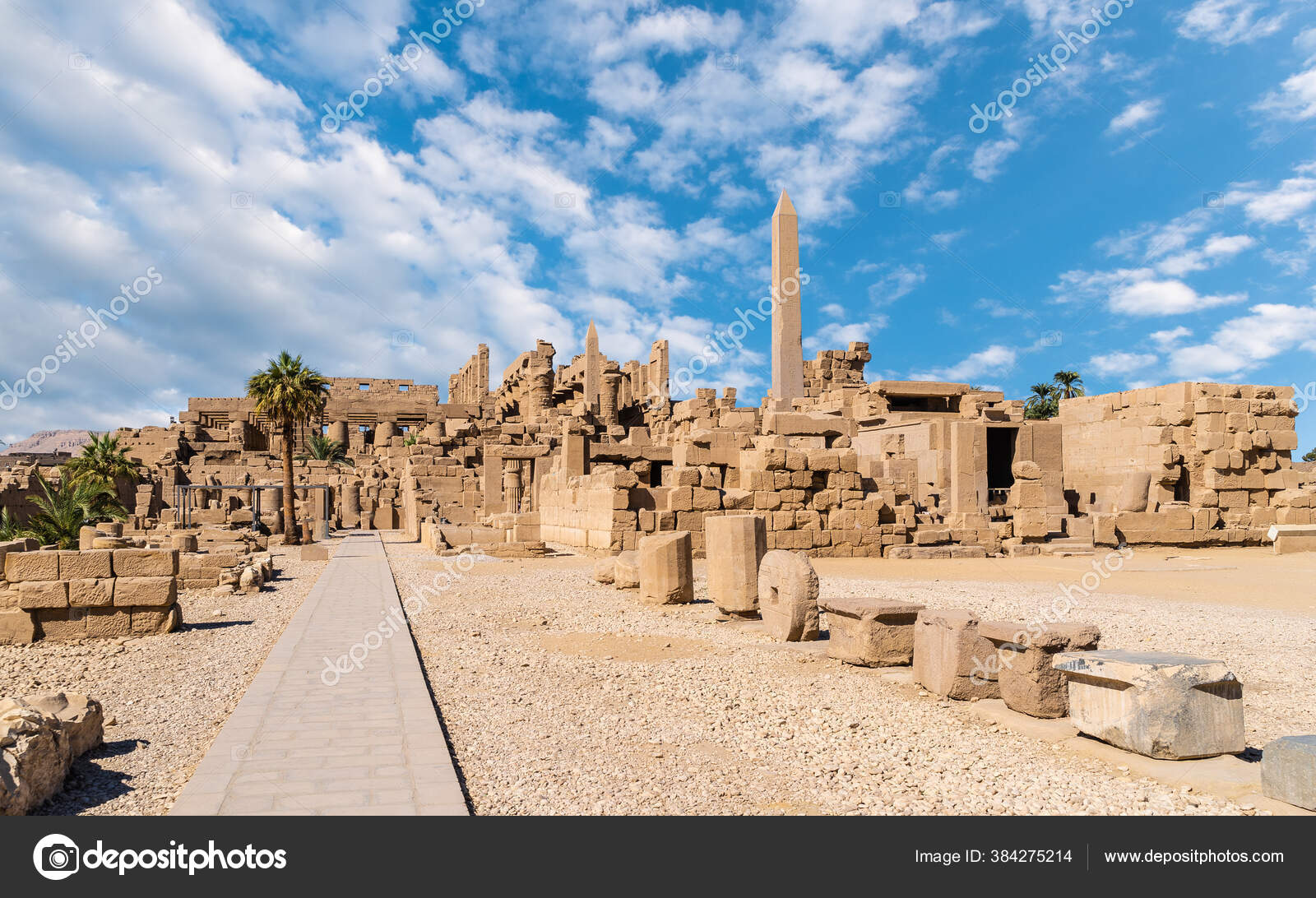 Ruína E Obelisco Do Templo De Karnak Em Luxor, Egito Foto de Stock