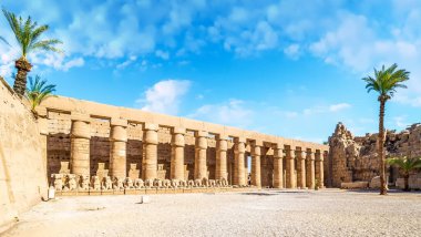 Lüksör, Mısır 'daki Karnak Tapınağı ile manzara