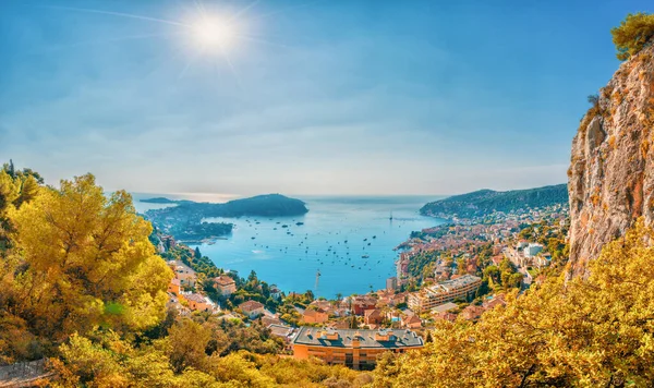 中世の町とフランスのリビエラ海岸の空中ビューVillefranche Sur Mer ニース地域 フランス — ストック写真