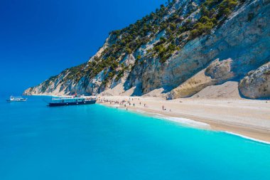 İyon Denizi 'ndeki Gremni Sahili, Lefkada Adası, Yunanistan.
