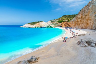 İyon Denizi 'ndeki Porto Katsiki plajı, Lefkada Adası, Yunanistan.