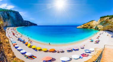 İyon Denizi 'ndeki Porto Katsiki Koyu' nun panoramik manzarası, Lefkada Adası, Yunanistan.