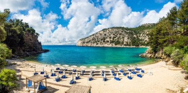 Arsanas plajı, Yunanistan 'ın kuzeydoğusundaki Thassos adasında küçük ve vahşi bir sahil