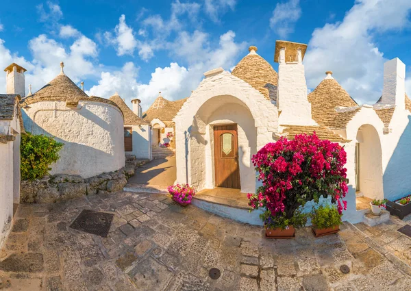 Les Maisons Traditionnelles Trulli Dans Ville Alberobello Pouilles Italie — Photo