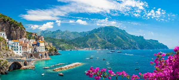 Paysage Avec Ville Atrani Sur Célèbre Côte Amalfitaine Italie — Photo