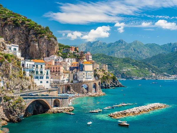 Paysage Avec Ville Atrani Sur Célèbre Côte Amalfitaine Italie — Photo