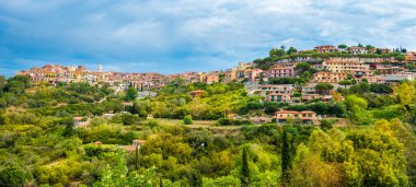 Elba Adası, Toskana, İtalya ve Avrupa 'nın Capoliveri köyü manzarası.