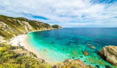Sansone sahilinin panoramik manzarası, Elba Adası, Toskana, İtalya