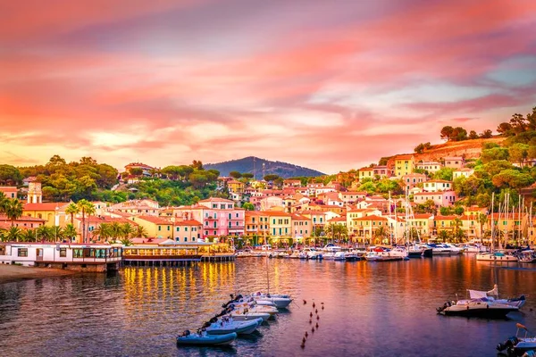 Satama Kylä Porto Azzurro Auringonlaskun Aikaan Elba Islands Toscana Italia — kuvapankkivalokuva