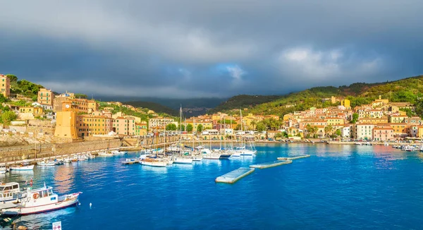 Vista Del Pueblo Puerto Rio Marina Islas Elba Toscana Italia —  Fotos de Stock