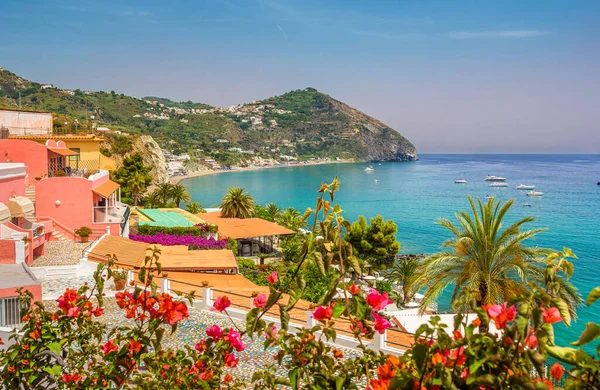 Paisagem Com Aldeia Sant Angelo Praia Maronti Costa Ischia Itália — Fotografia de Stock