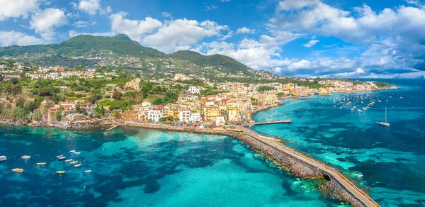 Paisagem Com Porto Ischia Vista Para Castelo Aragonese Ilha Ischia — Fotografia de Stock