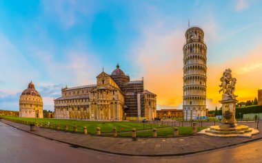 Pisa Katedrali ve Pisa Kulesi Piazza dei Miracoli, Pisa, Toskana, İtalya. 