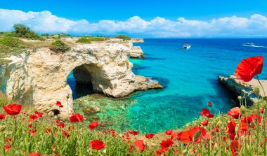 Torre Sant Andrea, Salento Sahili, Puglia Bölgesi, İtalya