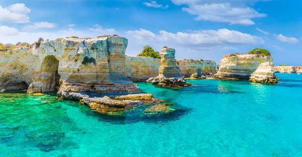 Pilas Torre Sant Andrea Costa Salento Región Puglia Italia —  Fotos de Stock