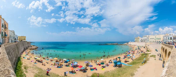 Gallipoli Itálie Července 2016 Panoramatický Výhled Hlavní Pláž Historického Centra — Stock fotografie