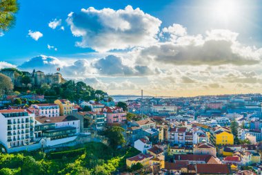 Güneşli günde Lizbon manzarası, Portekiz