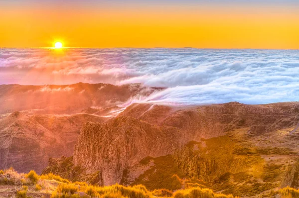 Cima Montaña Amanecer Pico Arieiro Pico Ruivo Islas Madeira Portugal — Foto de Stock