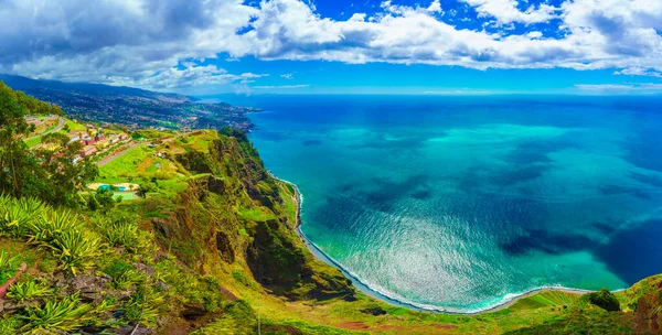 Portekiz 'in en yüksek Cabo Girao, Madeira adasından hava manzarası 