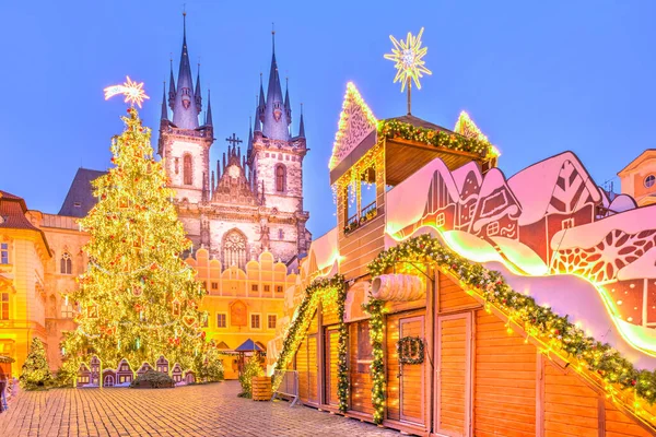 Árbol Navidad Cuento Hadas Iglesia Nuestra Señora Tyn Praga República —  Fotos de Stock