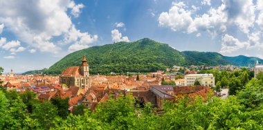 Şehir manzarası Brasov, hava ve panoramik manzara, Transilvanya, Romanya