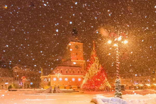 Mercado Navidad Árbol Decoraciones Ciudad Brasov Transilvania Rumania — Foto de Stock