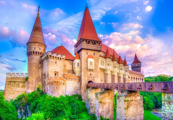 Прекрасний Середньовічний Замок Гуньяд Корвін Світлі Заходу Сонця Місто Хунедоара — стокове фото