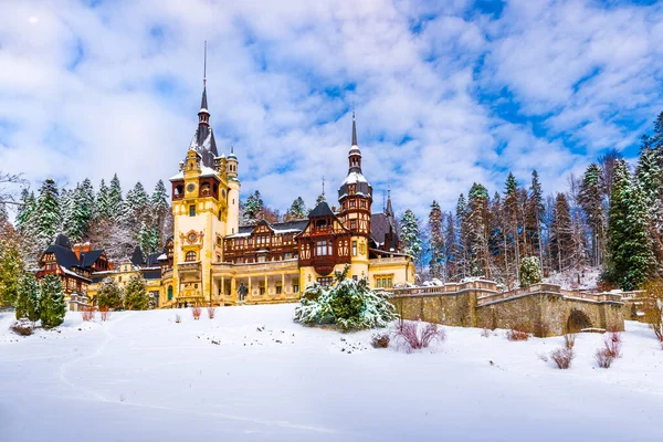 Peles Κάστρο Sinaia Στη Χειμερινή Περίοδο Τρανσυλβανία Ρουμανία — Φωτογραφία Αρχείου