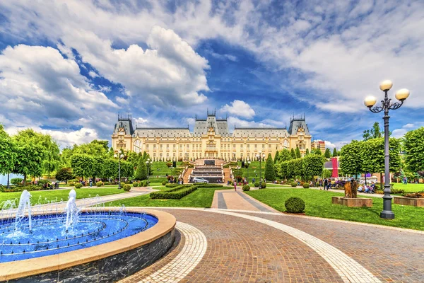 Centrale Plein Iasi Stad Cultureel Paleis Achtergrond Moldavië Roemenië — Stockfoto