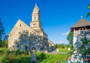 Densus Hıristiyan Kilisesi (Aziz Nicholas Kilisesi), Dacian ve Roma tapınağı, Densus köyü, Hunedoara, Hateg, Romanya.